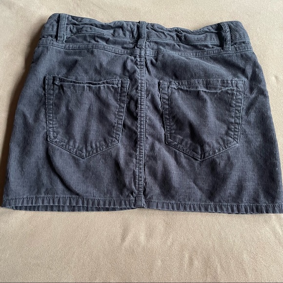 H&M Corduroy Mini Skirt - Gray, Size 4 - Picture 3 of 5